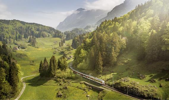 黃金觀景路線列車 Goldenpass Line (Interlaken Luzern Express)